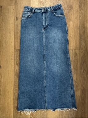 Zara Denim Maxi Skirt Women’s S Long Blue Jean Raw Hem Back Slit Y2K